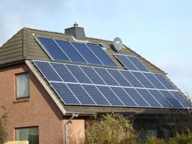 Solárny systém napájania pre malé domovy